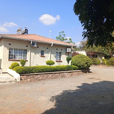 Matt Bed And Breakfast 利隆圭 外观 照片